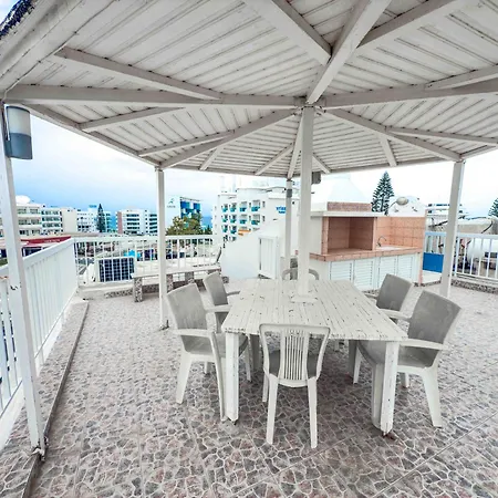 Sofia's Seaview شقة